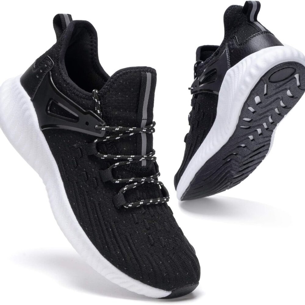 Men's Slip On Athletic Walking Sneakers Size 9 Black white